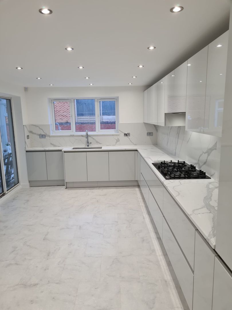 White ceramic shiny kitchen